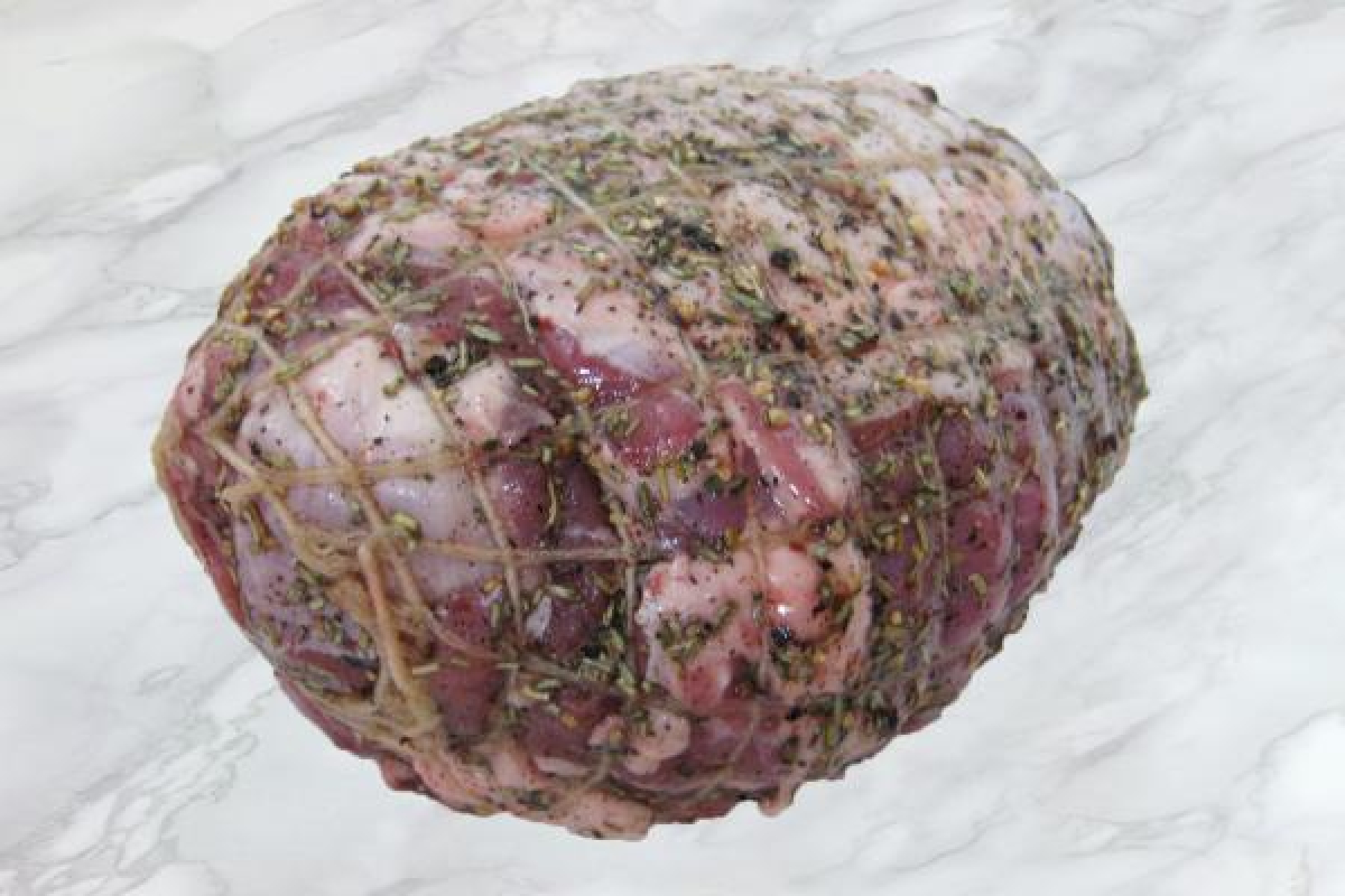 Lamm-Rosmarinbraten gerollt